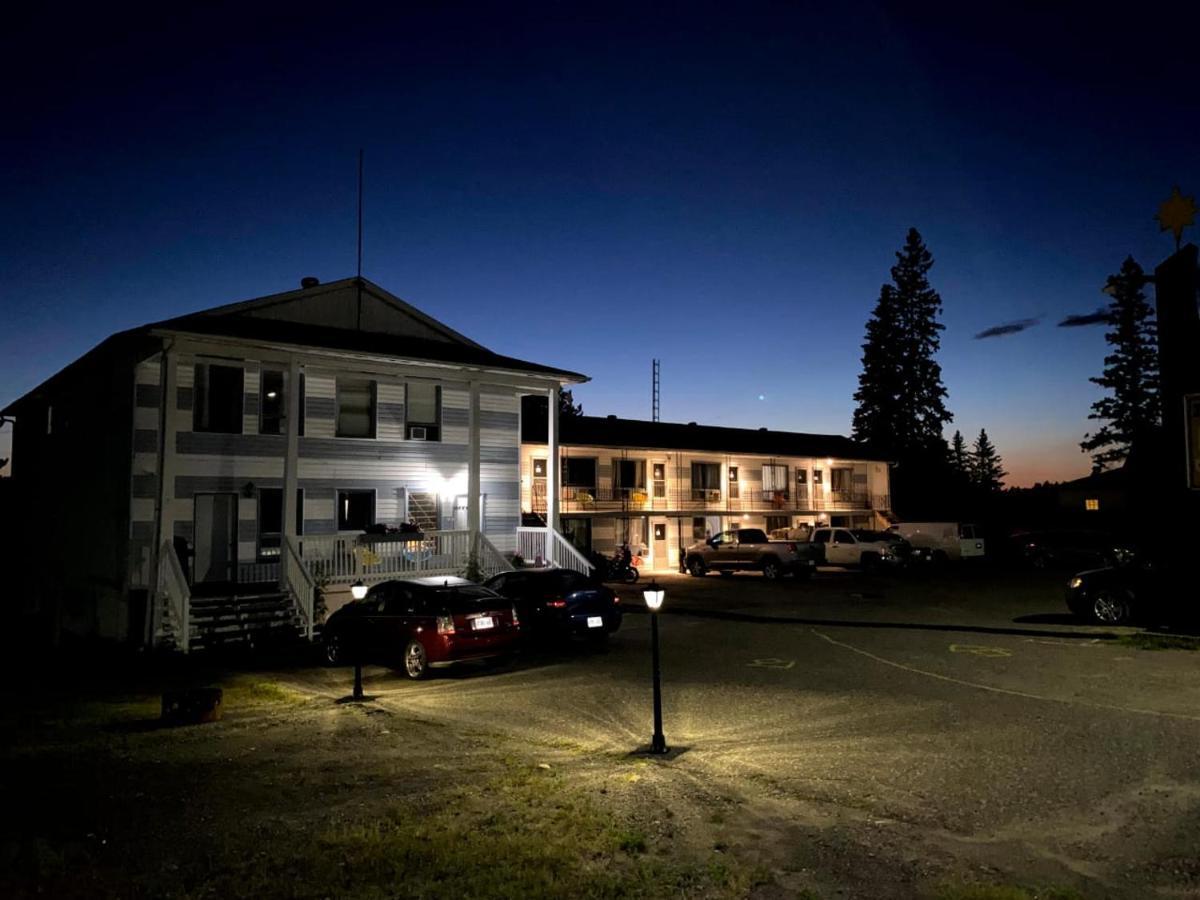 Bay Lake Inn - Frontiersman Motel Latchford Exteriör bild